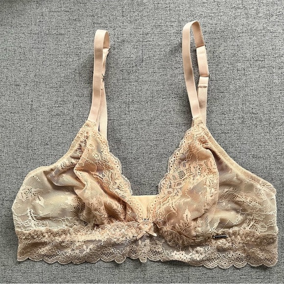 La Vie En Rose lace Bralette. Peachy pink colour. Size Large - Picture 2 of 9